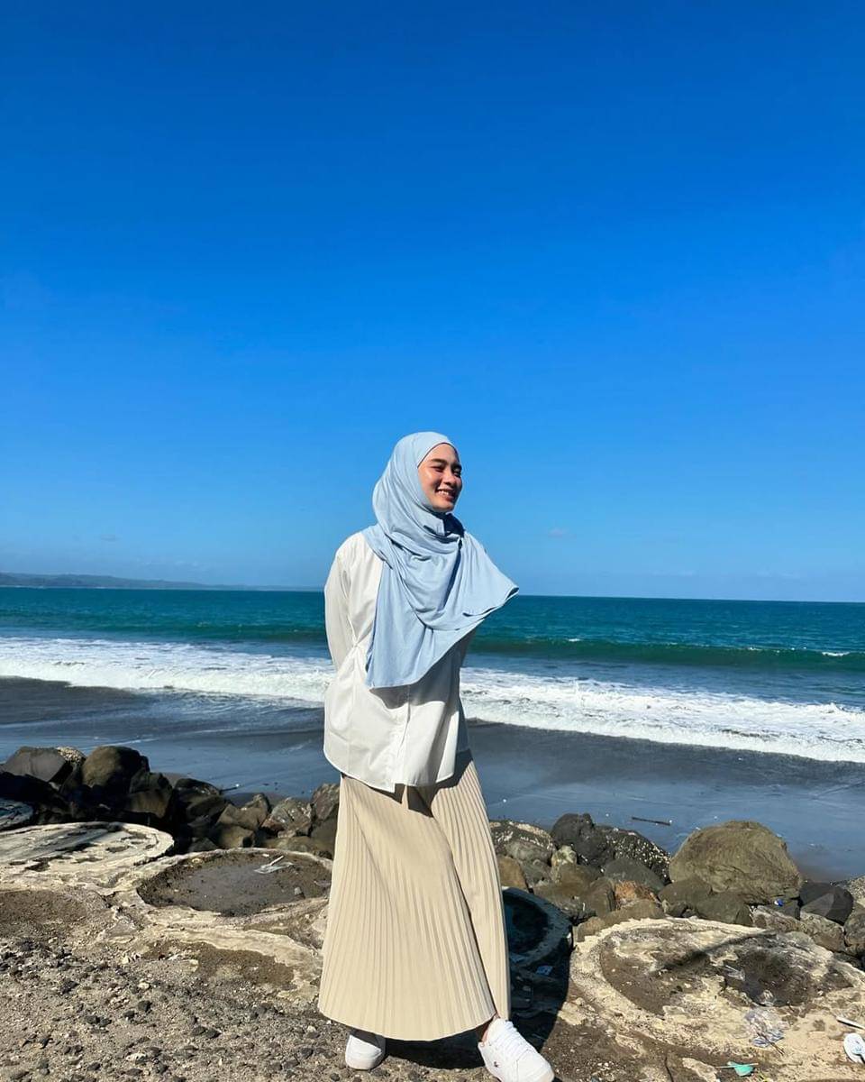 padu padan OOTD blue sky untuk hijabers