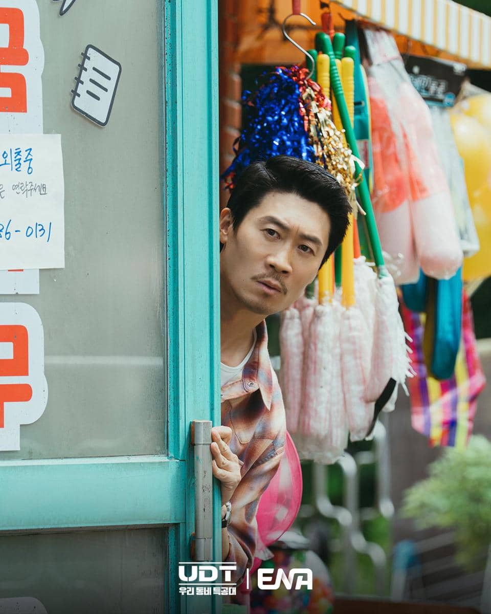 Jin Sun Kyu di drama Korea Heroes Next Door