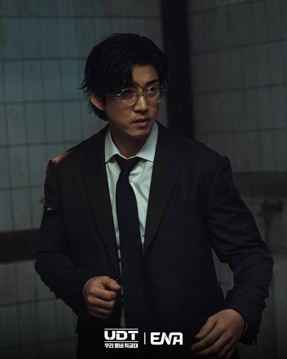 Yoon Kye Sang di drama Korea Heroes Next Door