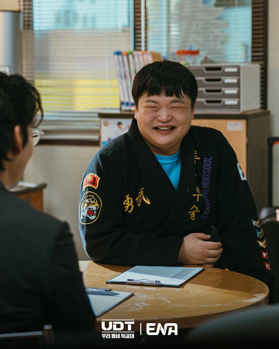 Ko Kyu Pil di drama Korea Heroes Next Door 