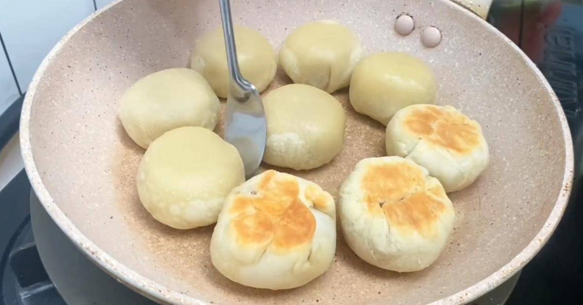 ilustrasi panggang bakpia kumbu