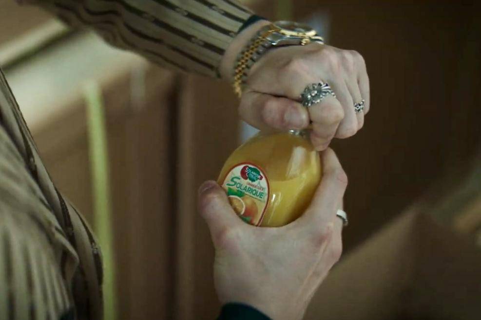 cuplikan drakor Typhoon Family 