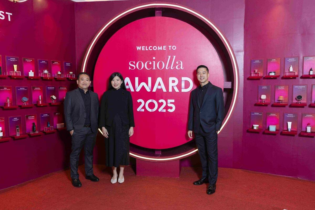 (Ki-Ka) Cristopher Madiam, Co-Founder, CEO, & President Social Bella Indonesia; Chrisanti Indiana, Co-Founder & CMO Social Bella Indonesia; John Rasjid, Co-Founder Social Bella Indonesia