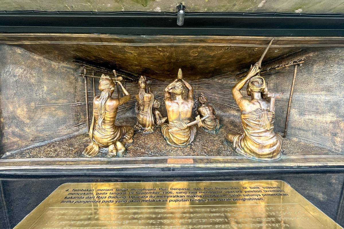 salah satu diorama yang ada di dalam monumen (dok.pribadi/Natalia Indah)