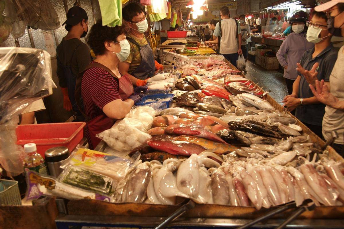 ilustrasi penjual makanan laut