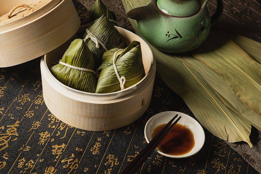 ilustrasi mengukus adonan tum ayam tahu