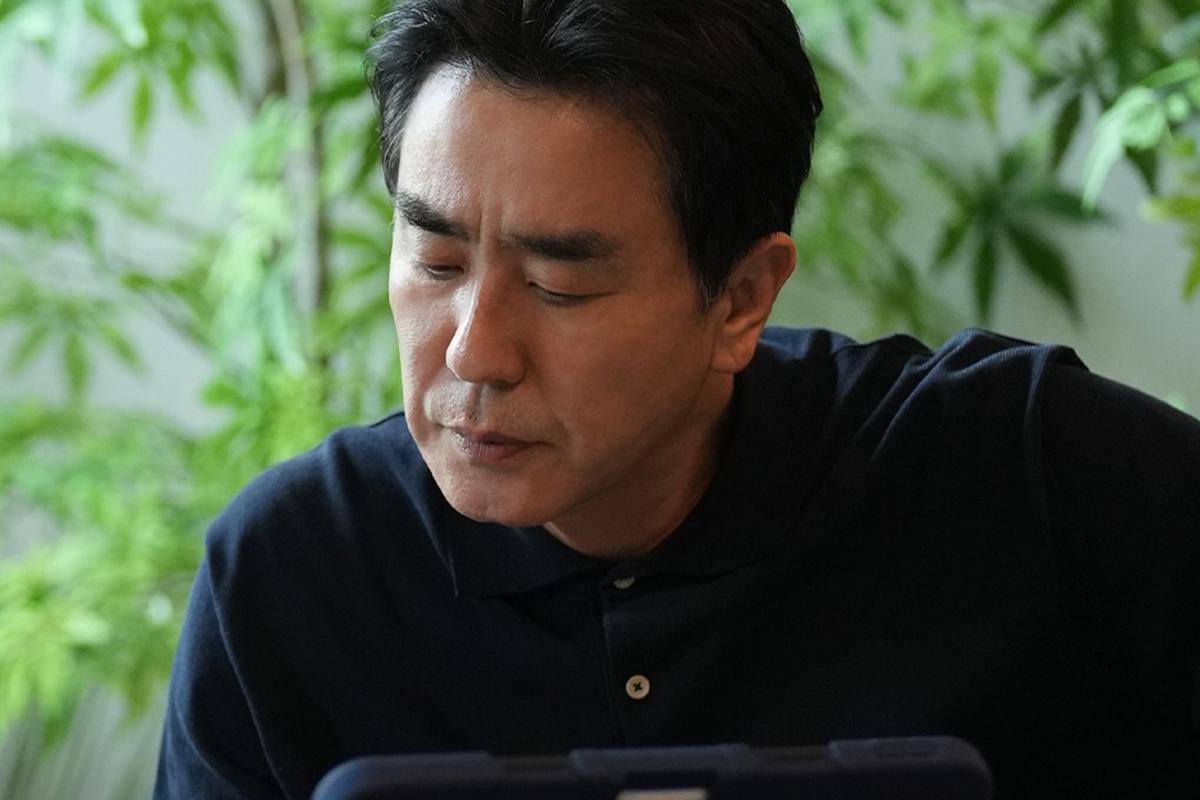 Still cut The Dream Life of Mr. Kim