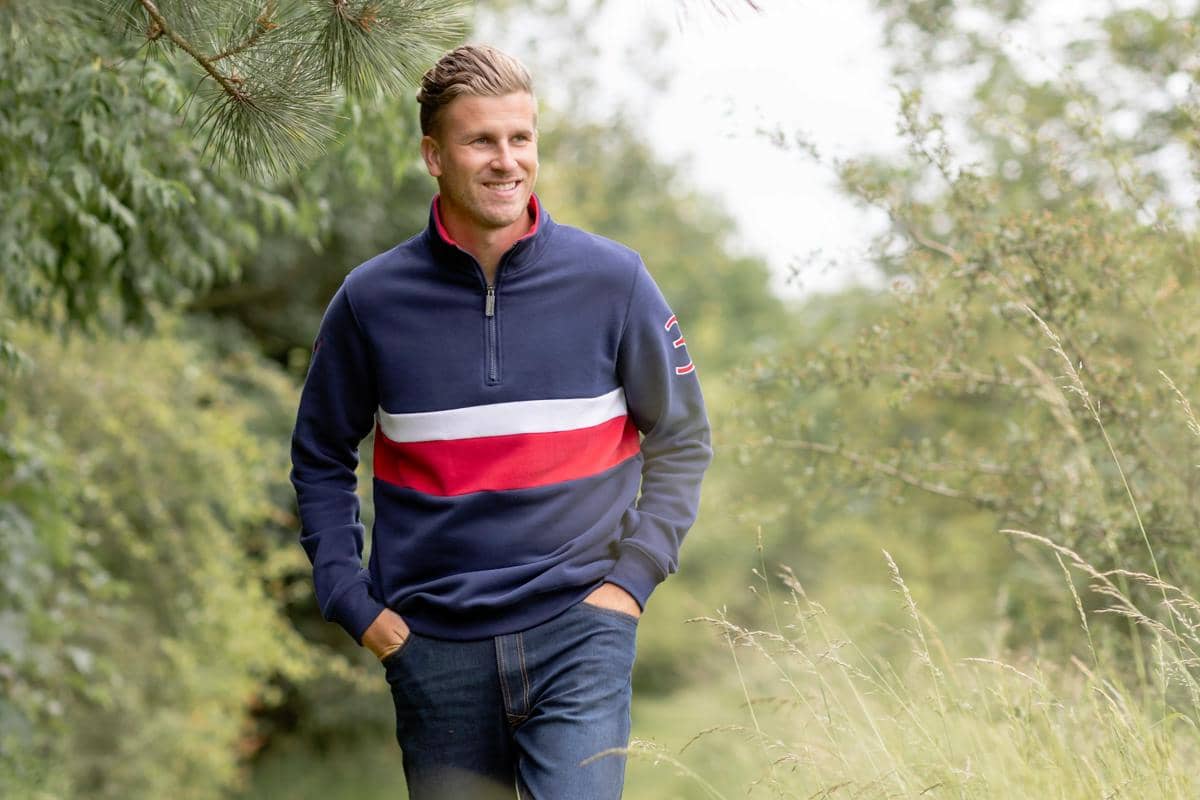 ilustrasi pria jalan kaki