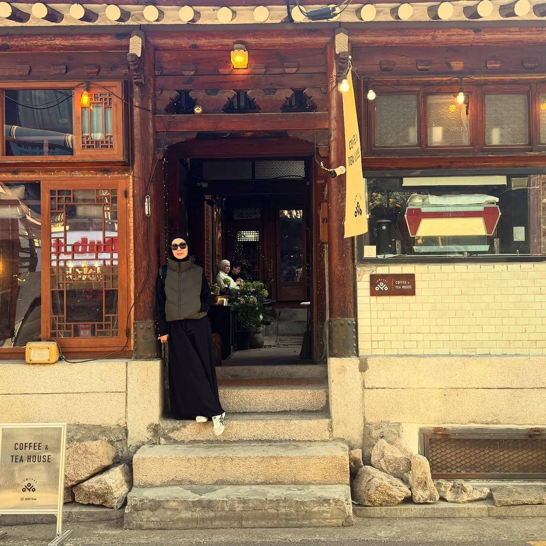 Seleb berlibur di Korea Selatan pada November 2025.