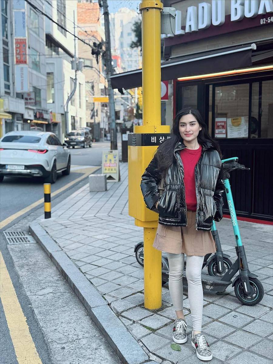 Seleb berlibur di Korea Selatan pada November 2025.