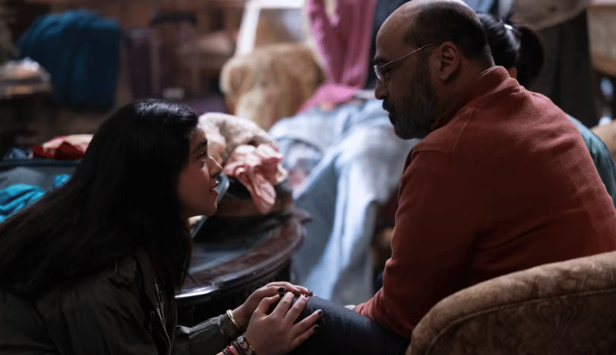 Kamala Khan dan Yusuf Khan dalam Ms. Marvel