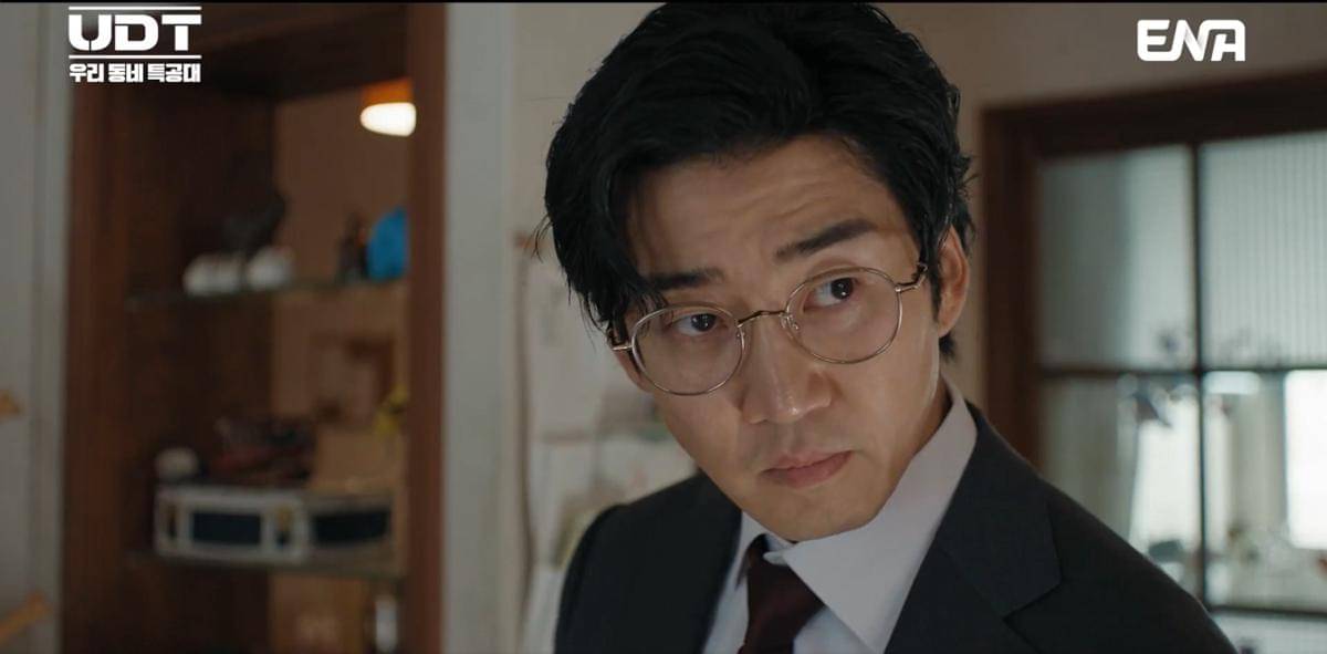 Yoon Kye Sang di drama Korea Heroes Next Door 