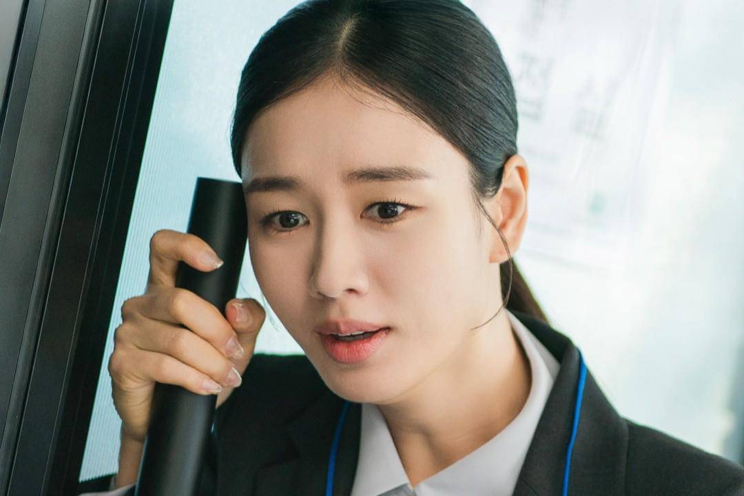 Go Da Rim (Ahn Eun Jin) dalam drakor Dynamite Kiss