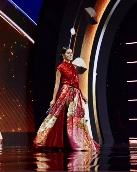 potret kostum nasional Miss Universe Singapura 2025