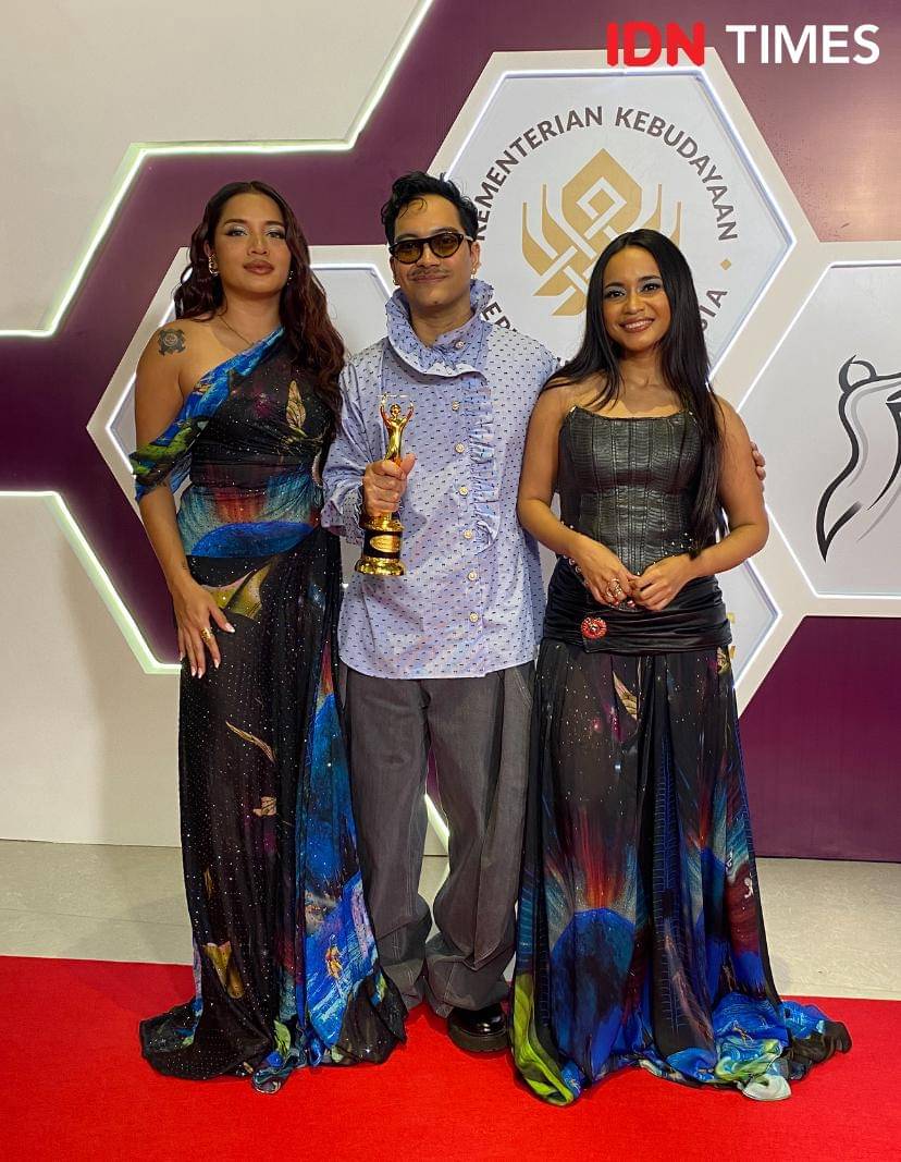 potret artis di red carpet AMI Awards 2025