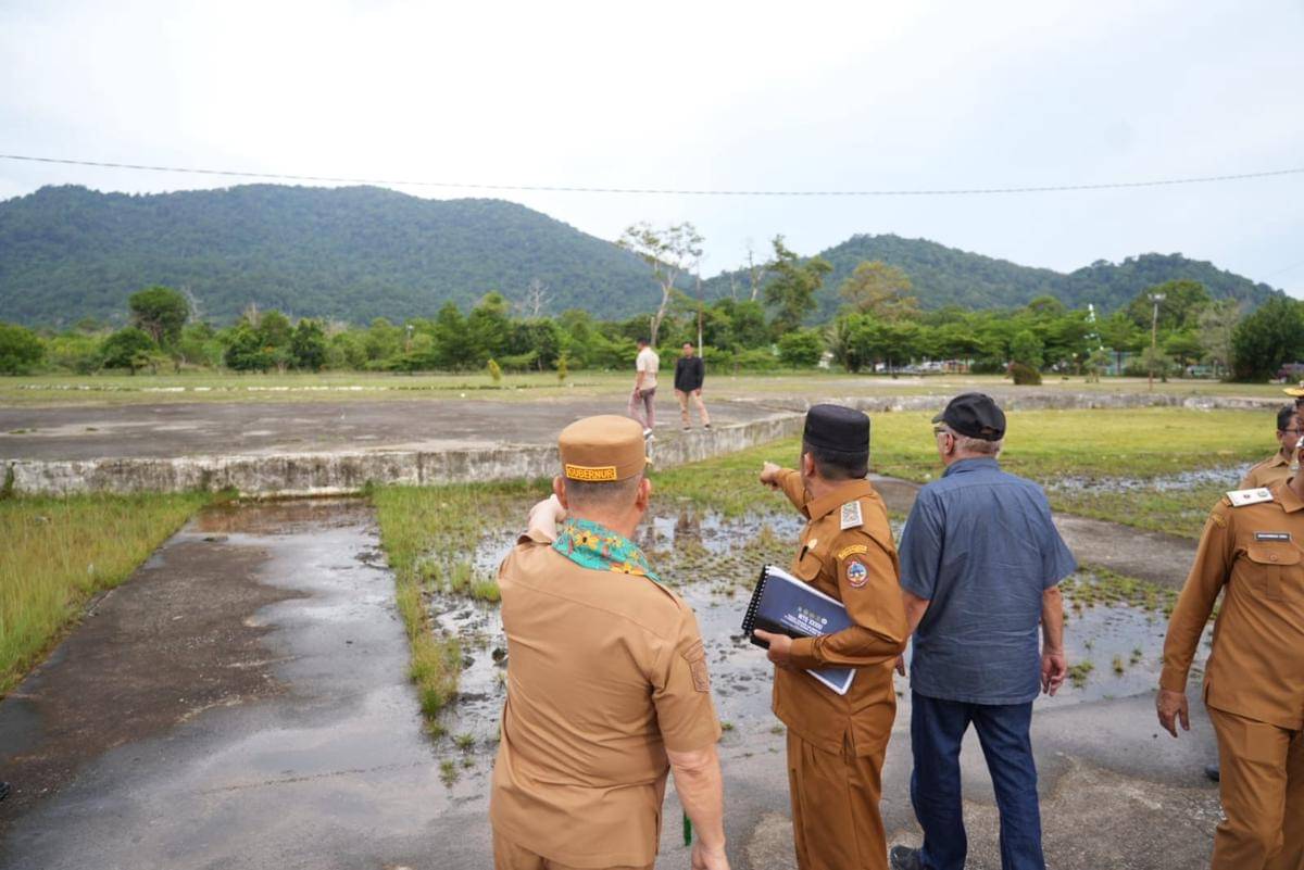 Gubernur Kalbar tinjau lokasi Bandara Sukadana. 