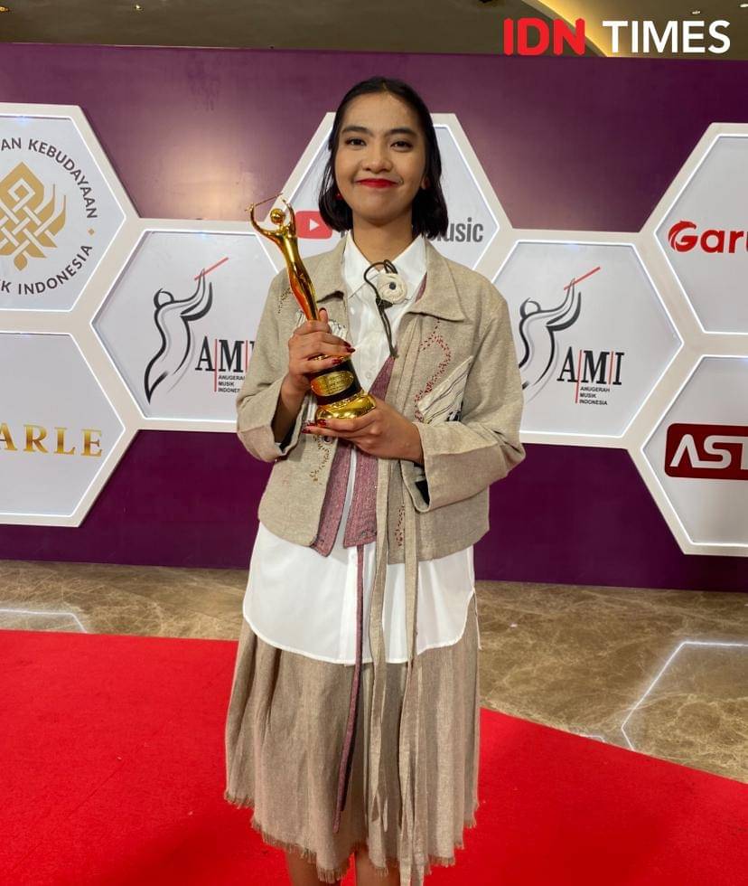 potret artis di red carpet AMI Awards 2025