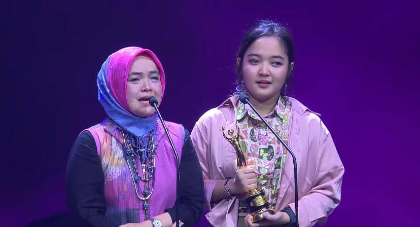 potret ibu Gustiwiw di AMI Awards 2025 