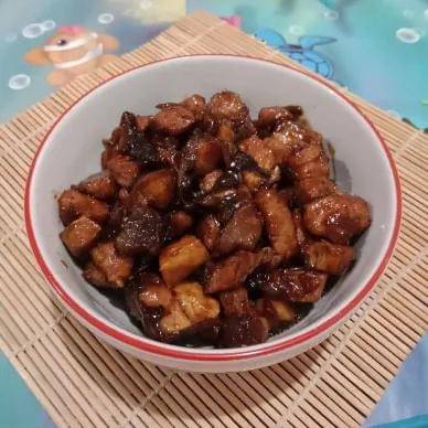 Babi Kecap Sajian Bali yang ada di Hari Raya Galungan