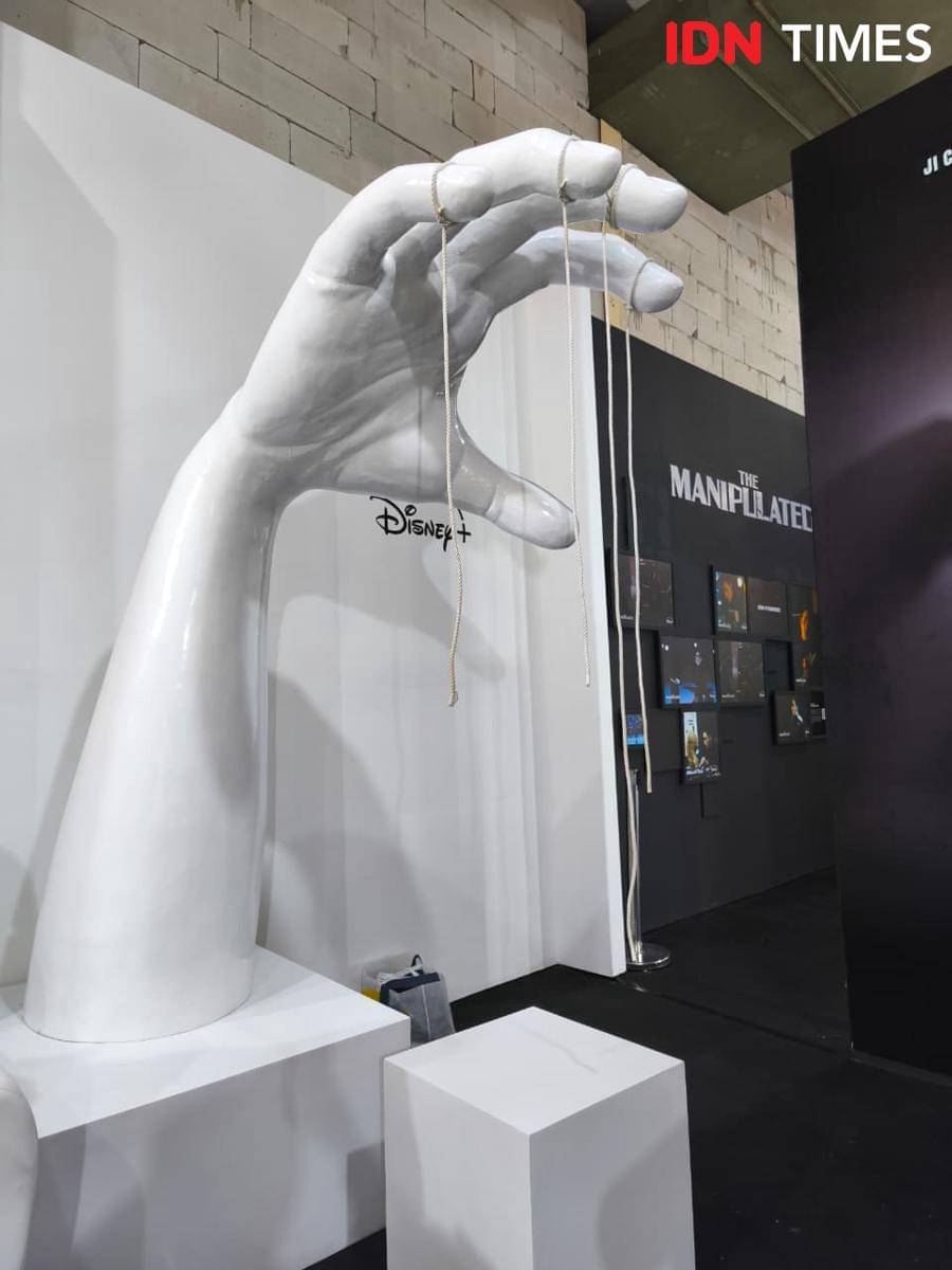 Potret instalasi The Manipulated di Jakarta