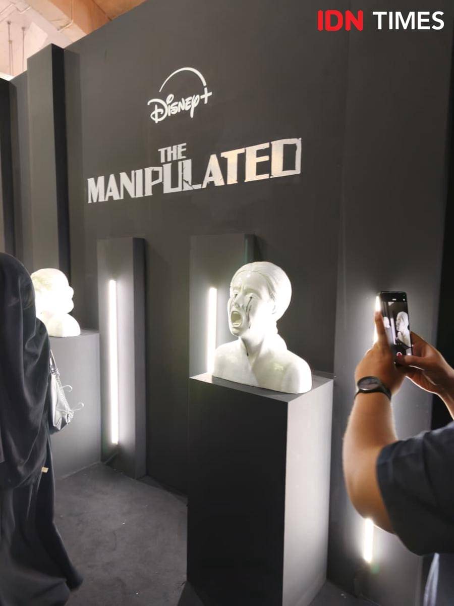 Potret instalasi The Manipulated di Jakarta