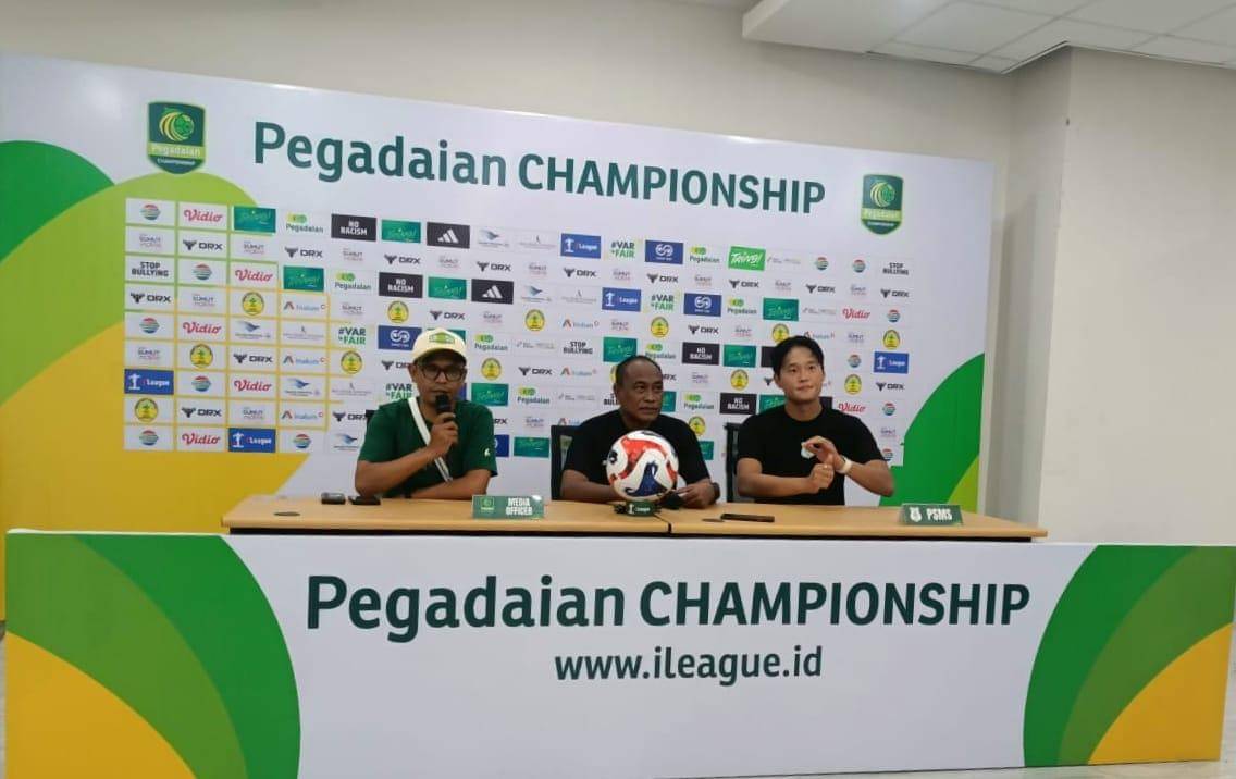 Pelatih PSMS Kas Hartadi dan kapten tim Kim Jeung Ho (dok.PSMS)
