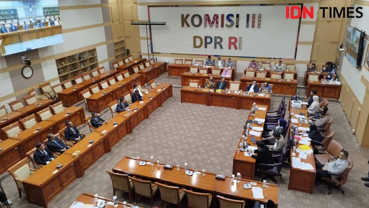 Komisi III DPR RI menyetujui 7 calon komisioner KY usai jalani uji kelayakan dan kepatutan. (IDN Times/Amir Faisol)