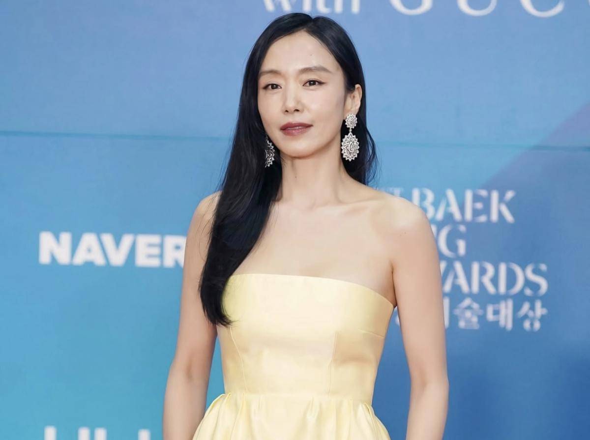 Potret Jeon Do Yeon di acara Awards