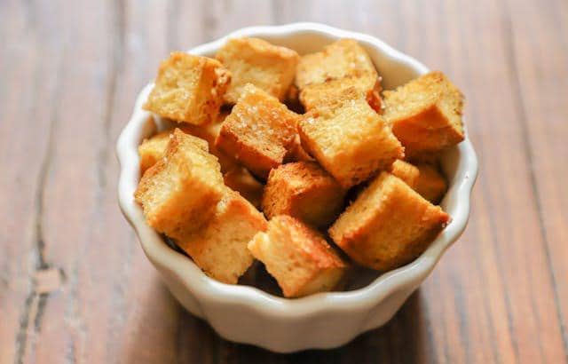 ilustrasi roti panggang kecil