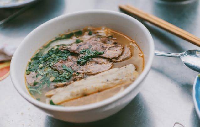 ilustrasi sup dari kaldu sayuran