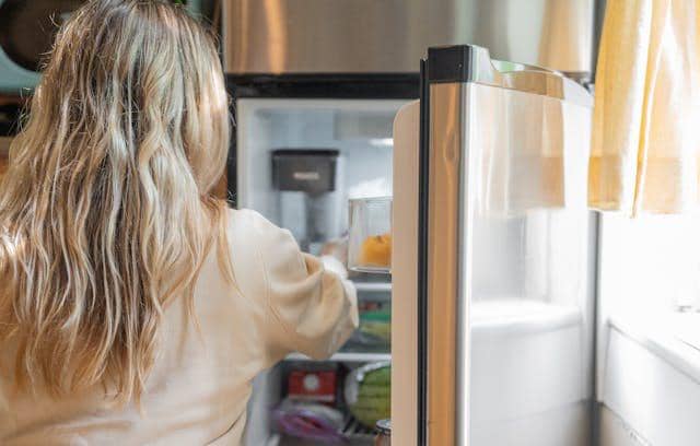 ilustrasi menyimpan makanan di kulkas (pexels.com/Kevin Malik)