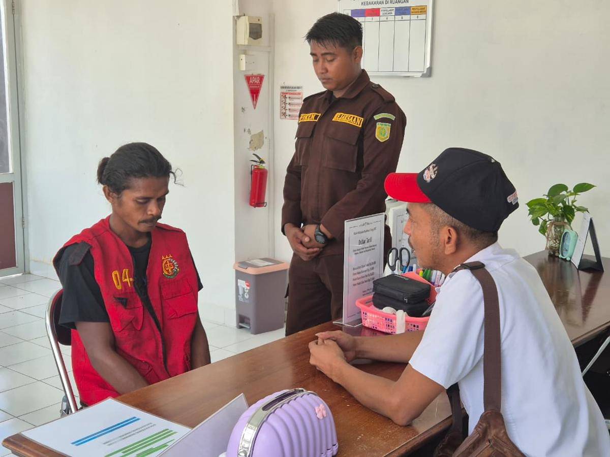 Buron pencabul anak di NTT jadi pekerja kebun sawit di Kalteng. (Dok Kejati NTT)