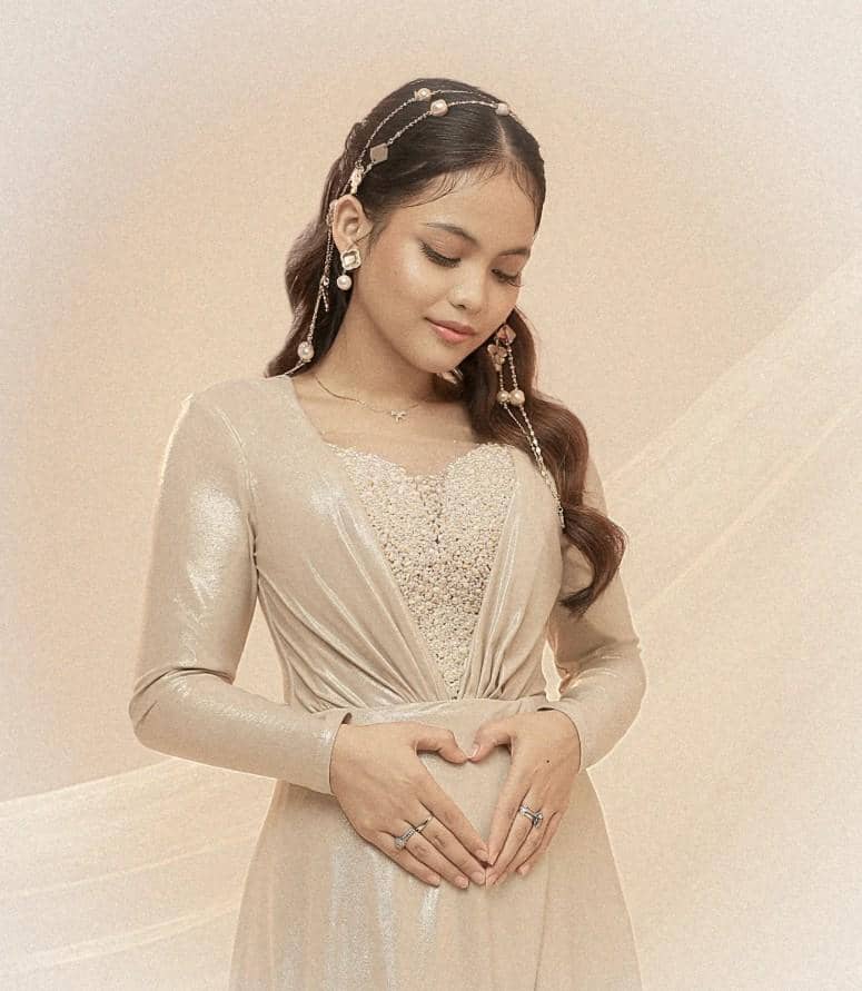 Pemotretan Maternity Putri Isnari (instagram.com/putriisnari3)