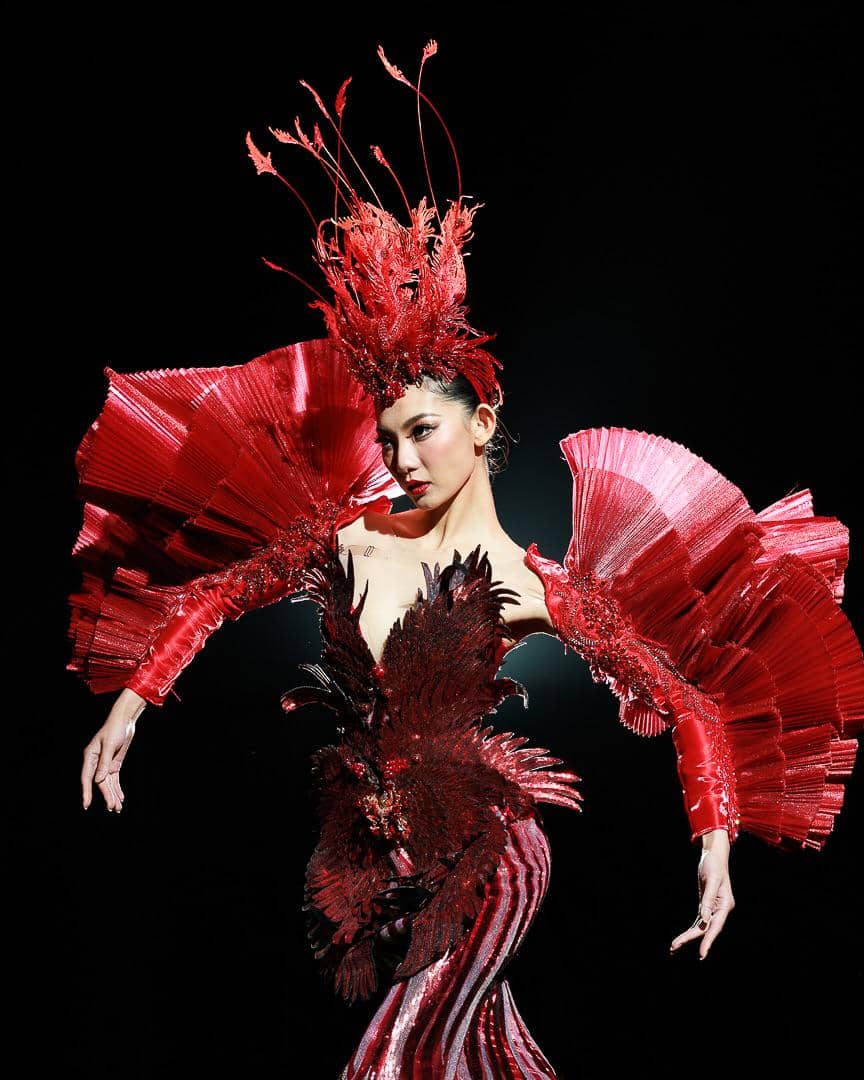 kostum nasional Miss Universe China 2025