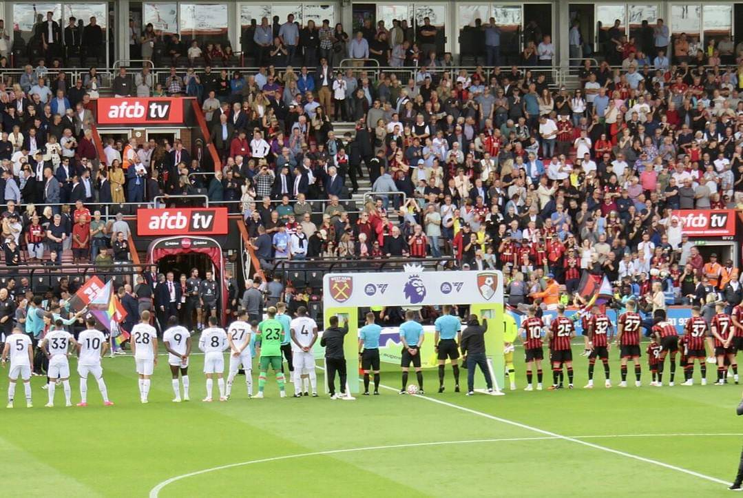 ilustrasi pertandingan sepak bola