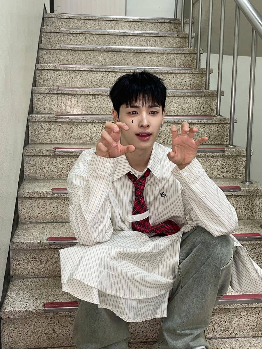 OOTD Pakai Dasi ala Member NEXZ