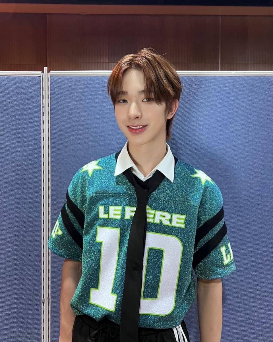 OOTD Pakai Dasi ala Member NEXZ