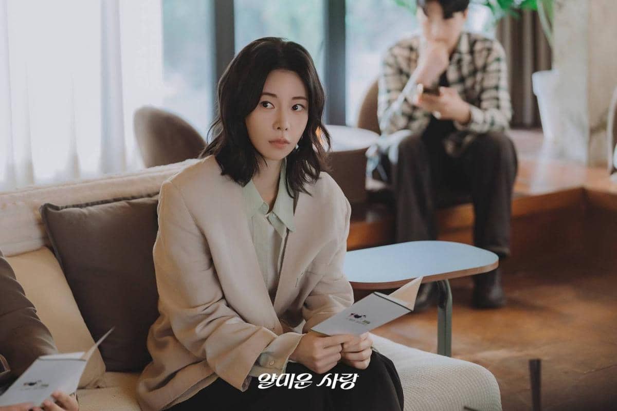 Cuplikan drama Korea Nice to Not Meet You