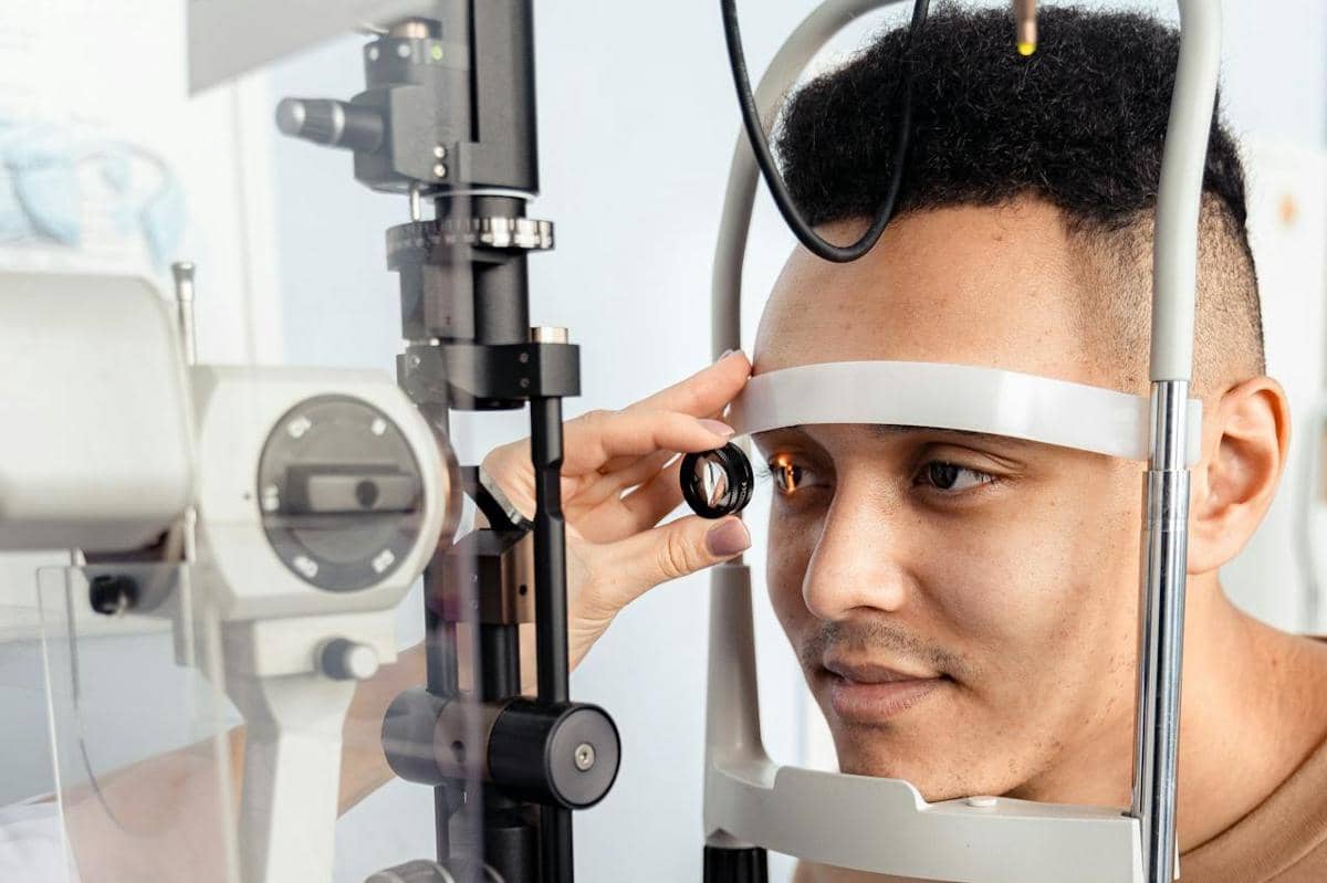 ilustrasi cara membaca resep kacamata