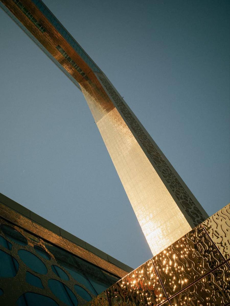 Potret Rey Bong dan keluarga liburan ke Dubai.