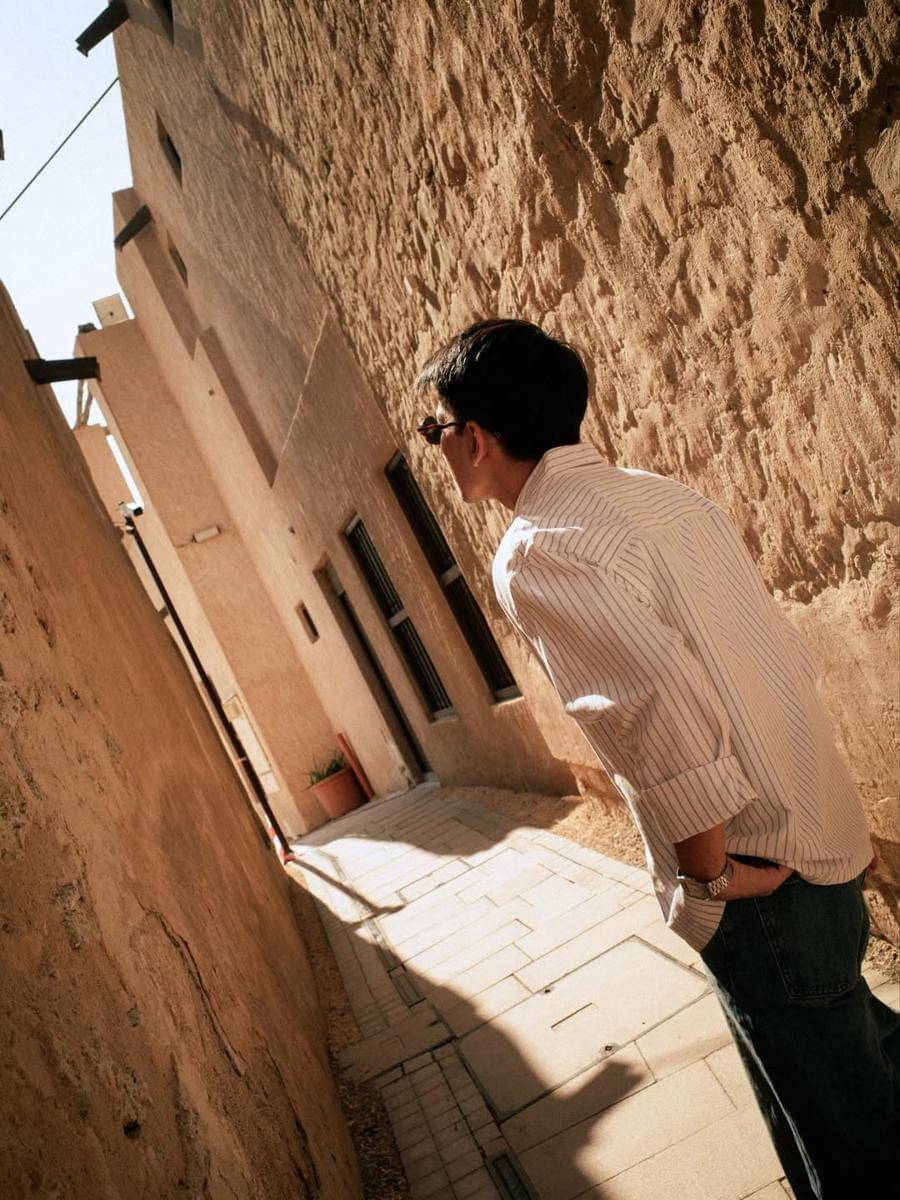 Potret Rey Bong dan keluarga liburan ke Dubai.