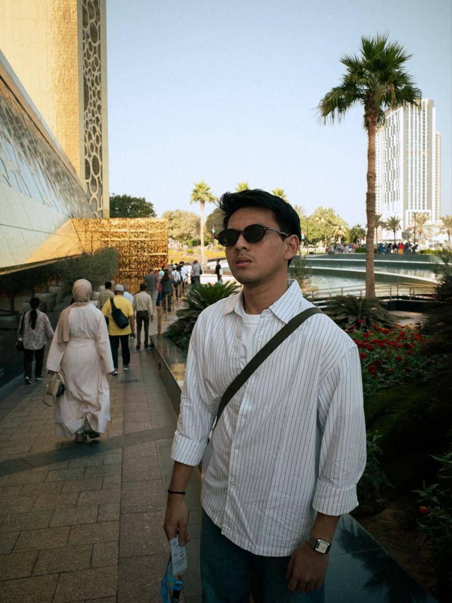 Potret Rey Bong dan keluarga liburan ke Dubai.