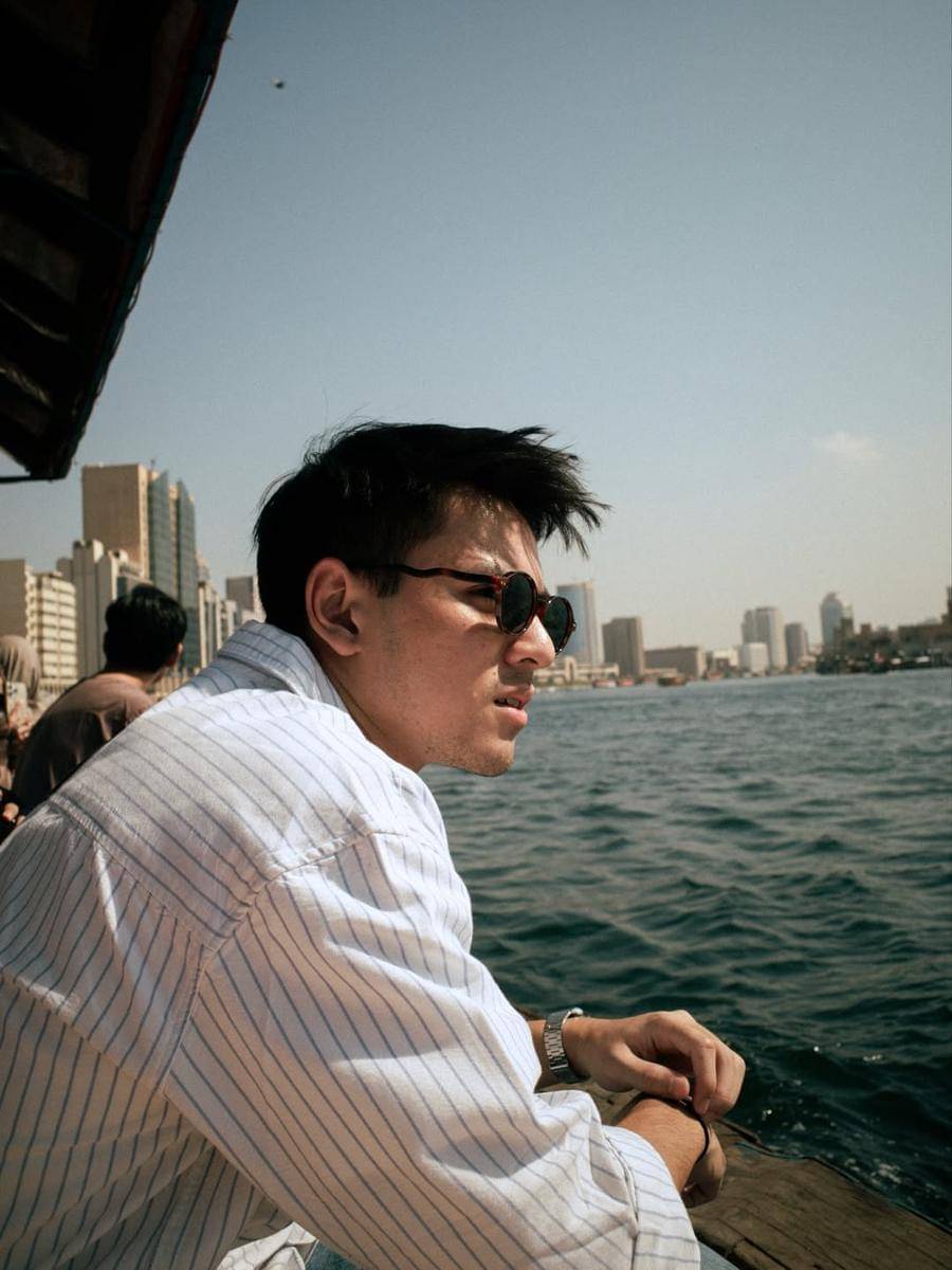 Potret Rey Bong dan keluarga liburan ke Dubai.