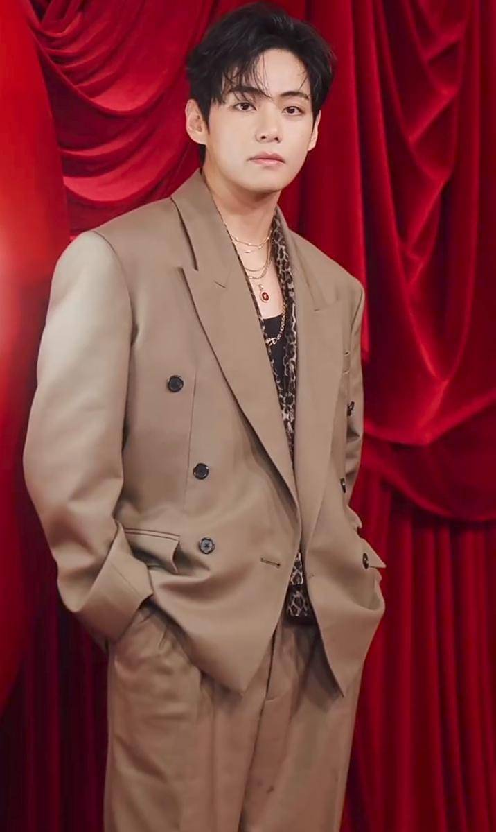 potret V BTS hadiri event Tirtir di Los Angeles