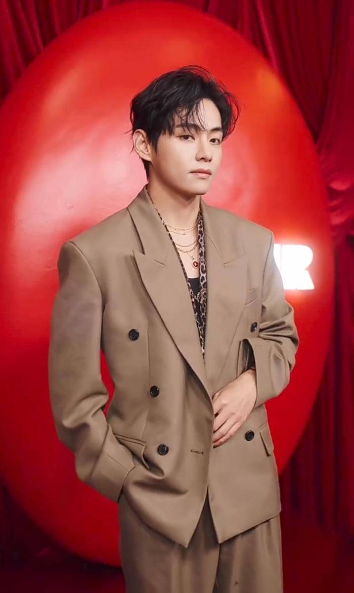 potret V BTS hadiri event Tirtir di Los Angeles