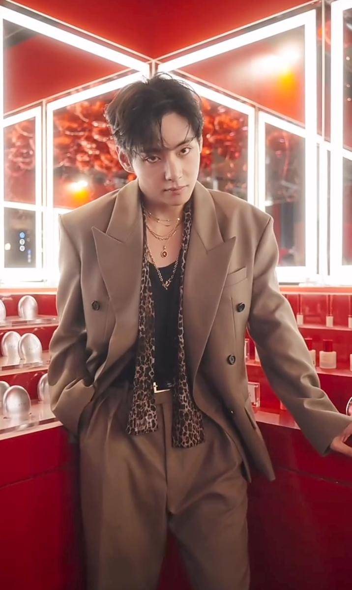 potret V BTS hadiri event Tirtir di Los Angeles