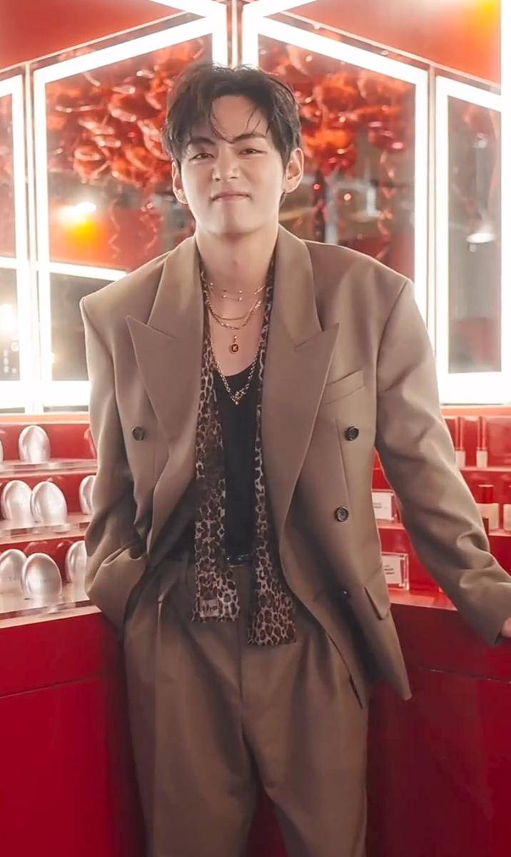 potret V BTS hadiri event Tirtir di Los Angeles