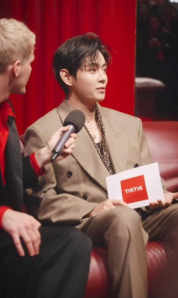 potret V BTS hadiri event Tirtir di Los Angeles