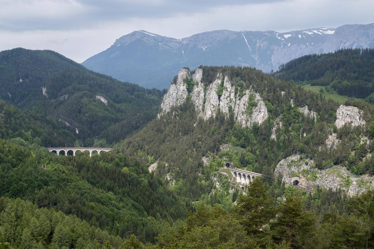potret keindahan jalur Semmering Railway yang diakui sebagai Warisan Dunia UNESCO 