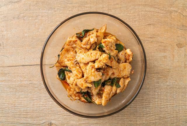 Ilustrasi ayam kukus chili oil 